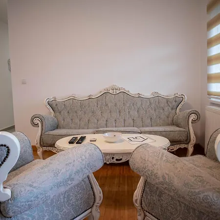 Lux Rose - Elite 74m2 * كراغوييفاك