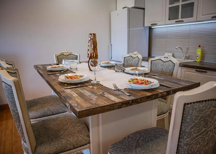 Lux Rose - Elite 74m2 Κραγκούγιεβατς