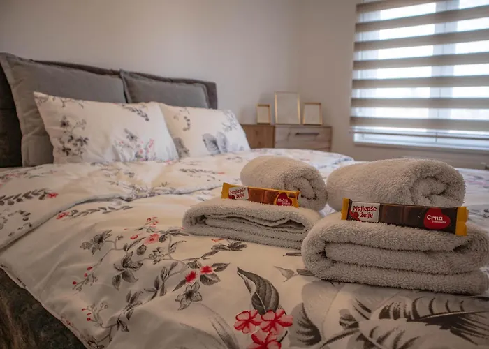 Lux Rose - Elite 74m2 Κραγκούγιεβατς