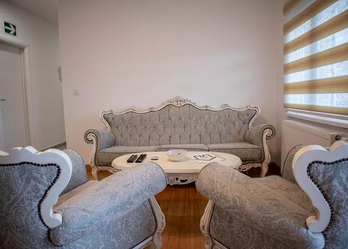 Lux Rose - Elite 74m2 * Κραγκούγιεβατς